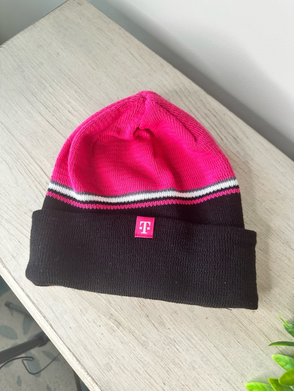 TMobile NWOT Two-Tone Knit Beanie Hat in Pink and Black